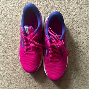brooks ghost 14 women’s size 6 running shoes